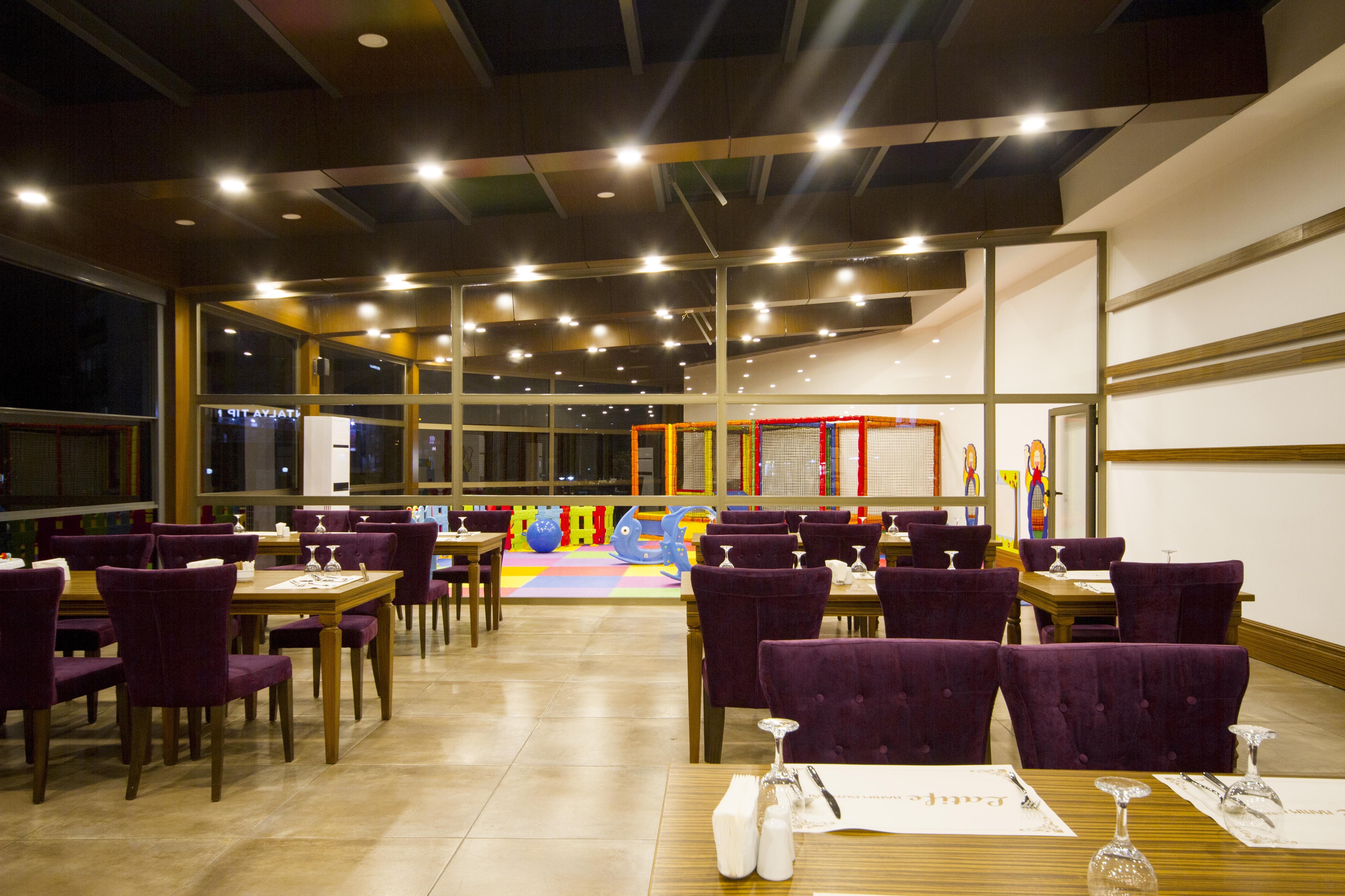 Sky Business Hotel Antalya Exteriör bild