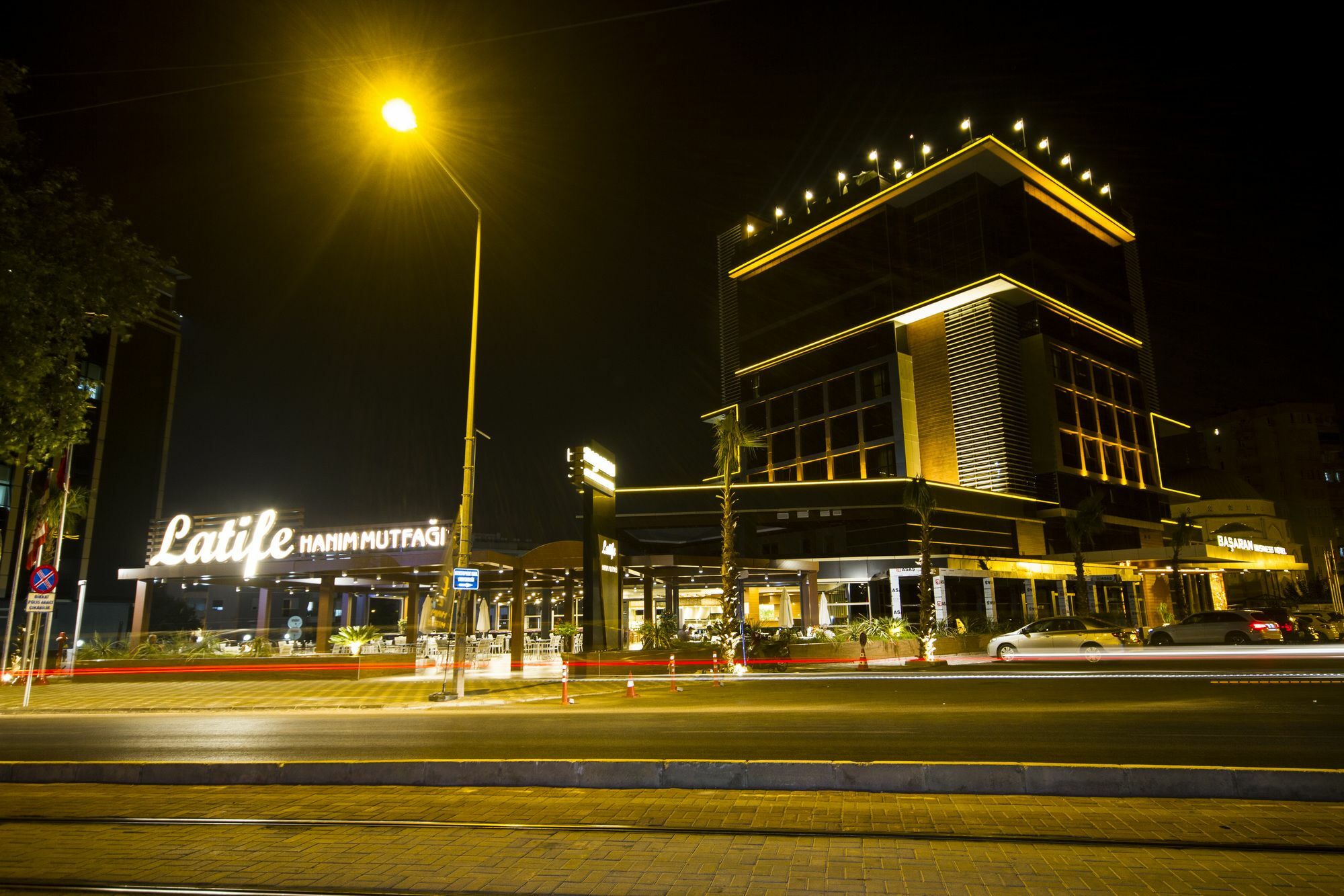 Sky Business Hotel Antalya Exteriör bild